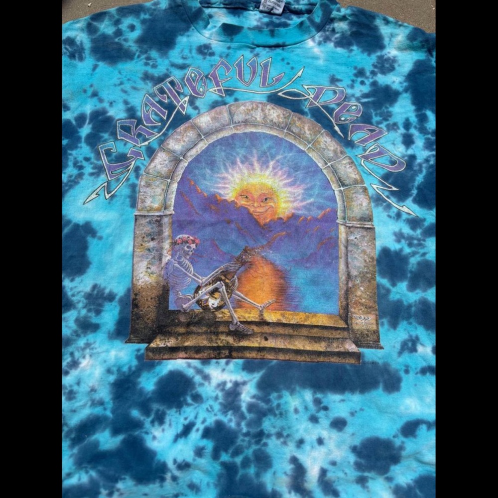 Vintage Grateful Dead ‘93 Madison Square Garden shirt
Highly coveted! Rare!